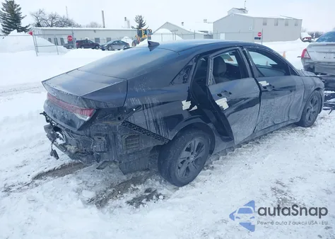 2021 Hyundai Elantra Sel z USA, uszkodzony, nr VIN 5NPLM4AG4MH008597